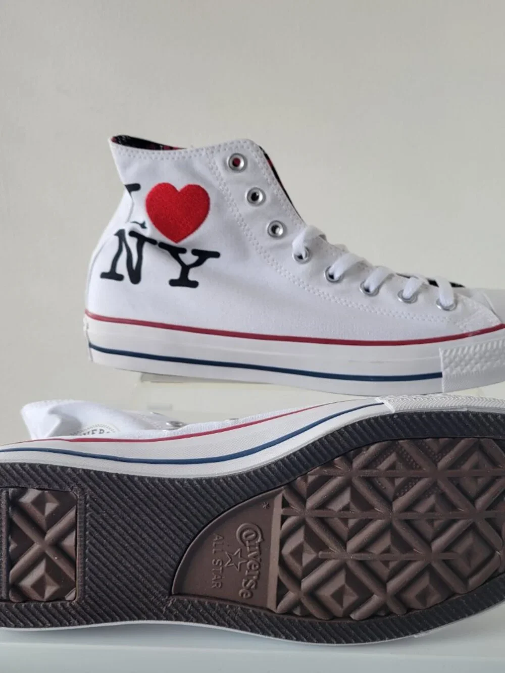 Converse All Star Chuck Taylor I Love NY White High Top Sneakers (S: W13 / M11)